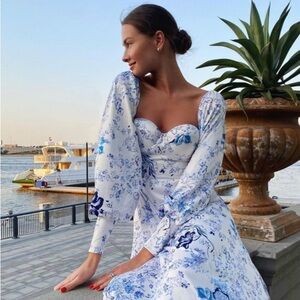 Gently used - ALAMOUR The Label Milkmade Mini Puff Sleeve Sz Small Satin Floral